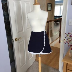 Lilly Pulitzer Navy and White Skort Sz 8